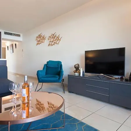 Luxury 3 Piece Garden In Cannes Marina Daire Mandelieu