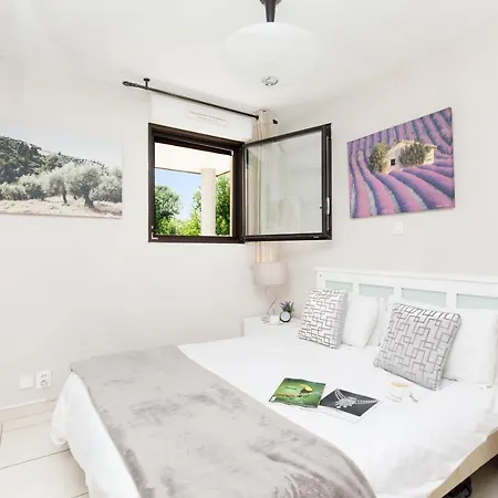 Luxury 3 Piece Garden In Cannes Marina Apartment *