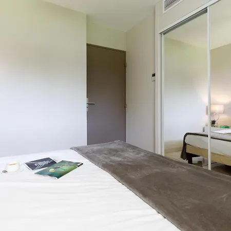 Luxury 3 Piece Garden In Cannes Marina Daire Mandelieu